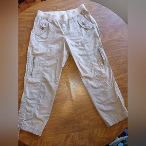 Size 6 Beige 3/4 length cargo pants